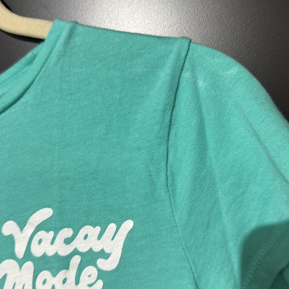 Kid size 14-16 | Old Navy | Tee - Picture 5 of 6